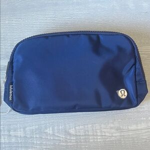 Lululemon Athletica Everywhere Belt Bag - Navy
